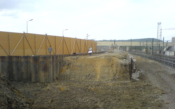 Strukturen von Cantilever Spundwand Mauer