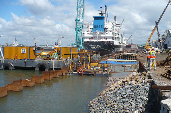 Typische Port und Stahl Spundwand Strukturen